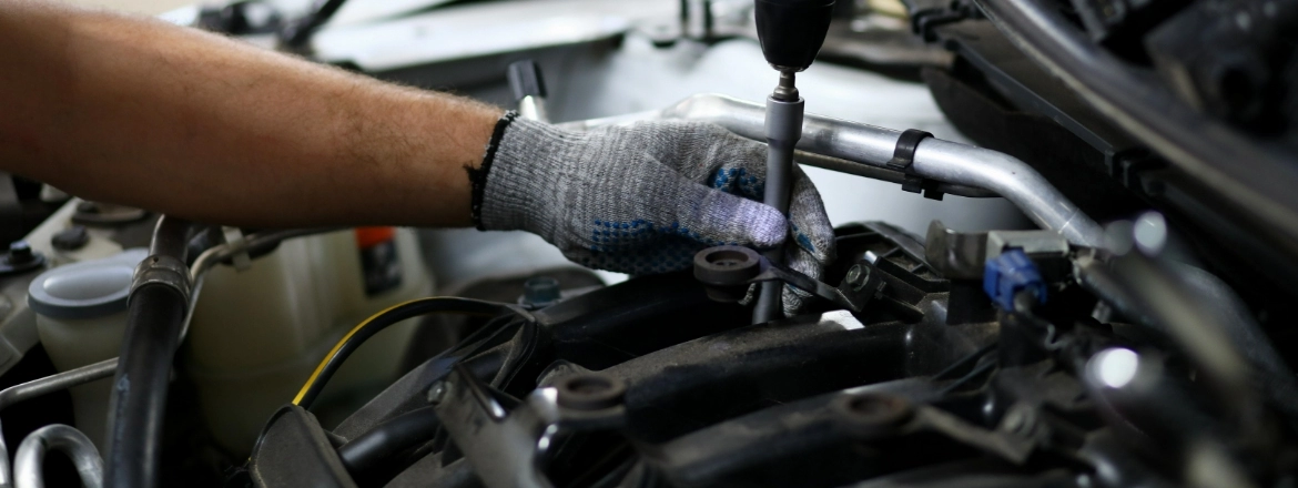 dłoń w rękawiczce